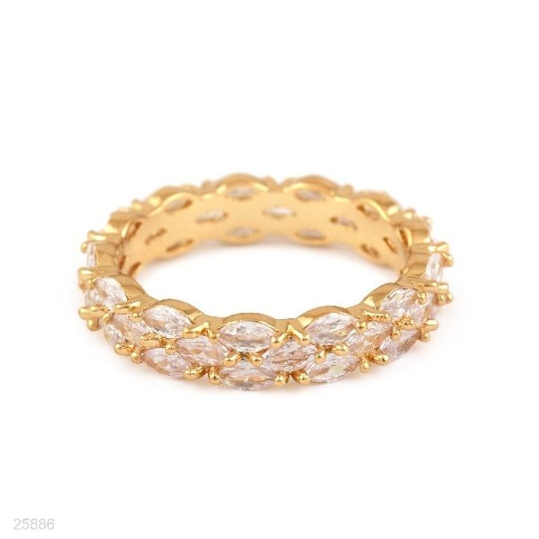 CAPTIVATING MARQUISE GOLD RING